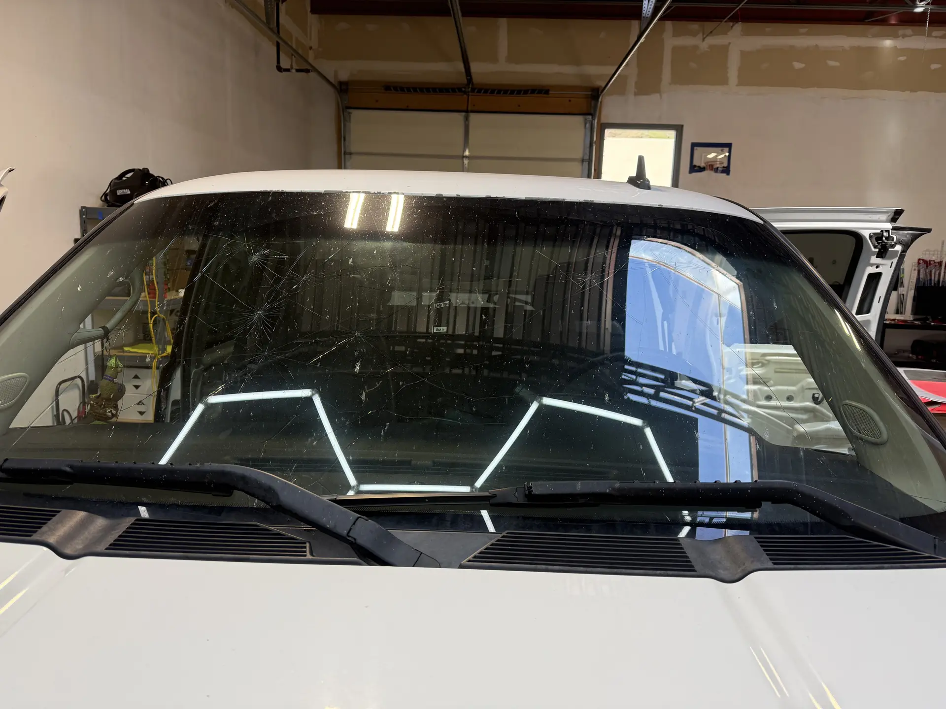 Windshield chip resin injection in Carbondale, CO